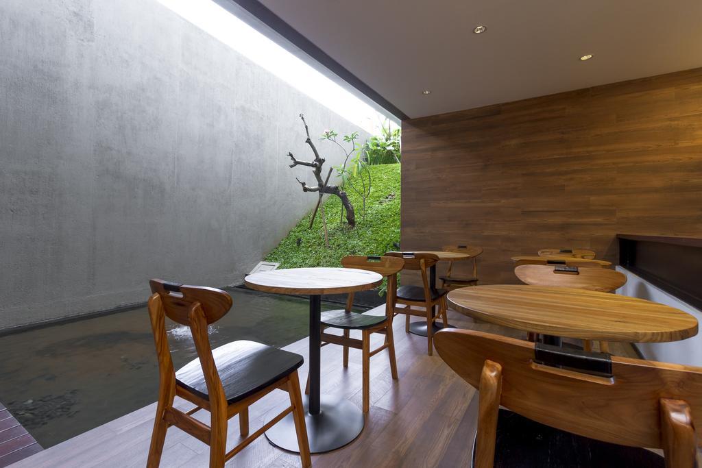 Reddoorz Plus Near Perbanas Jakarta Exterior photo