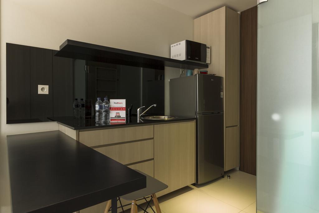 Reddoorz Plus Near Perbanas Jakarta Exterior photo