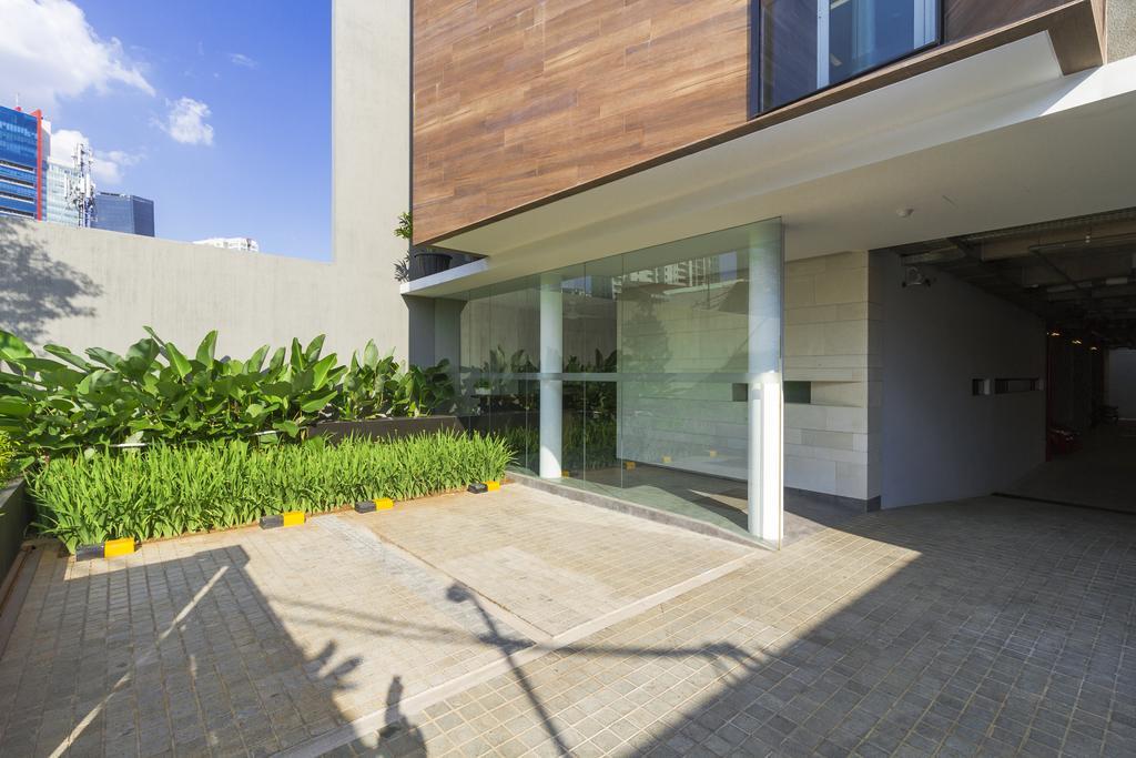 Reddoorz Plus Near Perbanas Jakarta Exterior photo