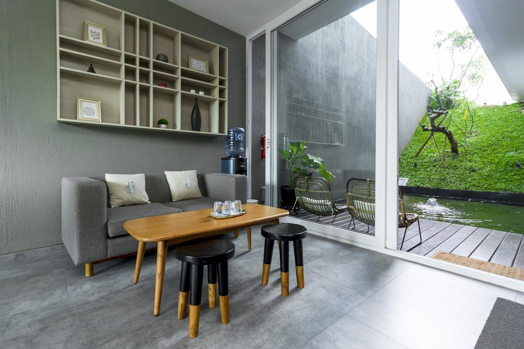 Reddoorz Plus Near Perbanas Jakarta Exterior photo